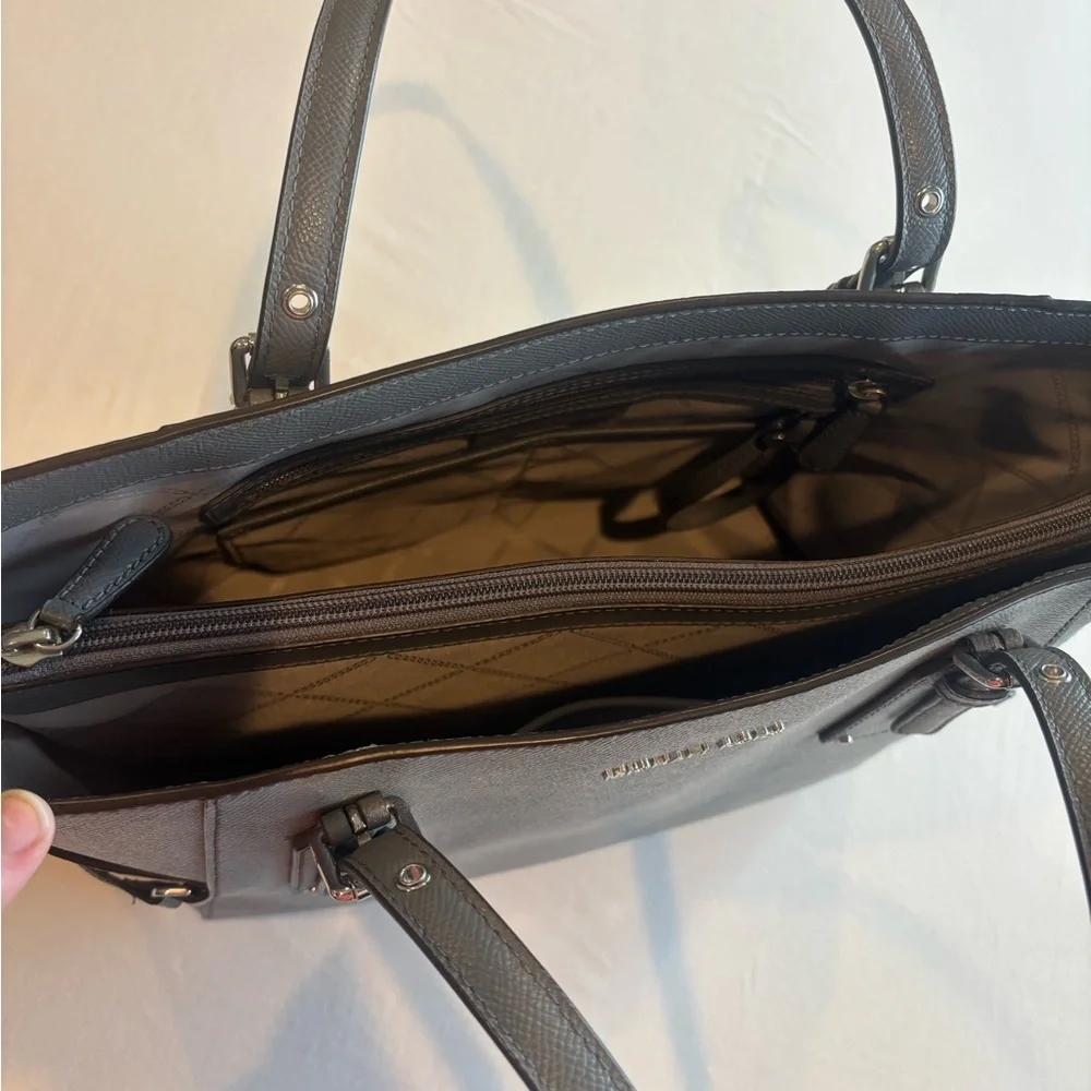 Michael Kors Voyager Crossgrain Leather Tote Bag Gray‎ Shoulder Purse Handbag